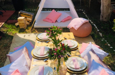 Mesa de picnic y Teepee